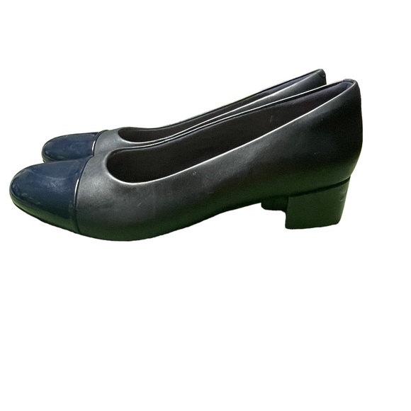 Collection by Clarks heels size 9M - Picture 6 of 12